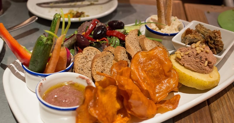 Où déguster des tapas authentiques à Séville : 12 adresses testées
