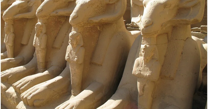 Karnak et Louxor : la double face de la puissance thébaine